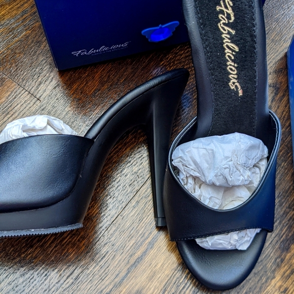 fabulicious Shoes - Black high heels